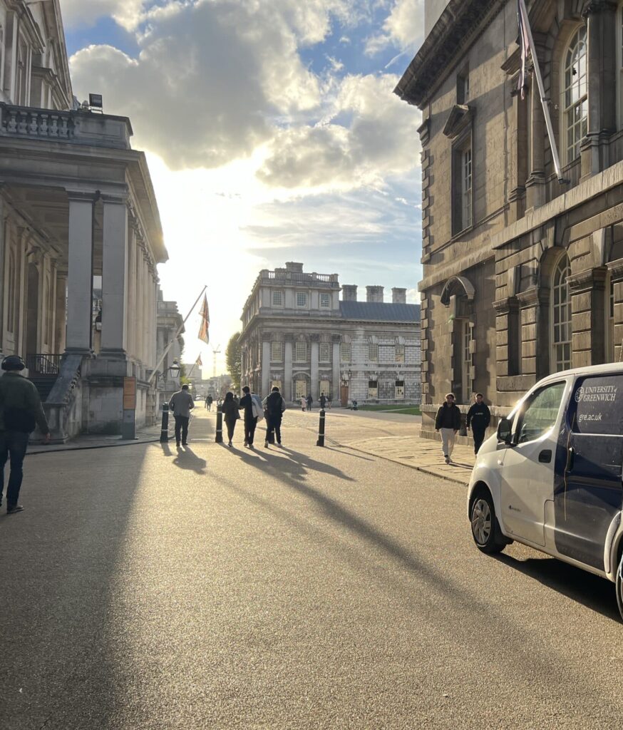 Estudiantes de The Broad Club en la University of Greenwich